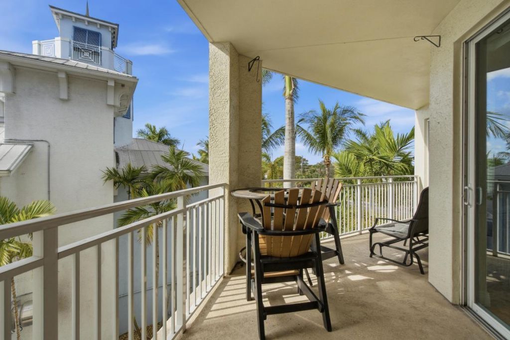 975 NW Flagler Avenue, Unit 307, Stuart, FL 34994 Photo