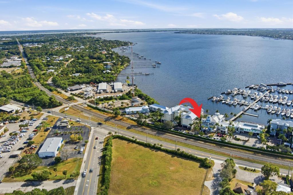 975 NW Flagler Avenue, Unit 307, Stuart, FL 34994 Photo