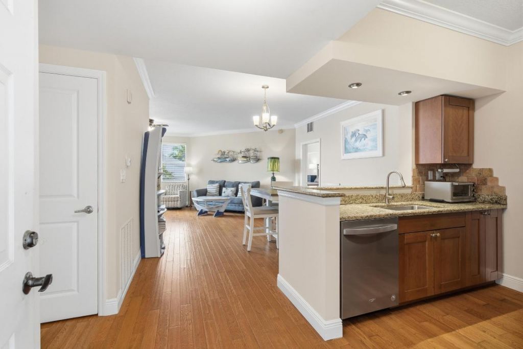 975 NW Flagler Avenue, Unit 307, Stuart, FL 34994 Photo