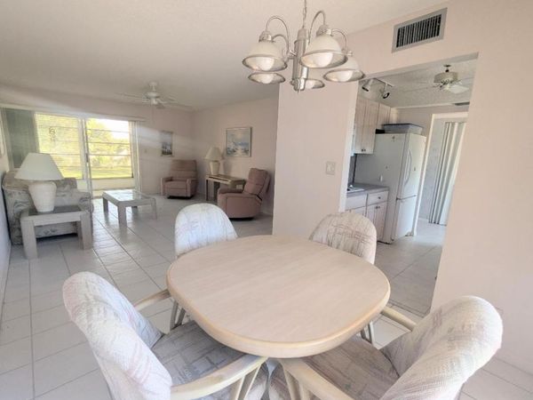 2 Golfs Edge, Unit D, West Palm Beach, FL 33417