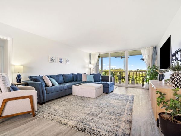 3900 Oaks Clubhouse Drive, Unit 503, Pompano Beach, FL 33069