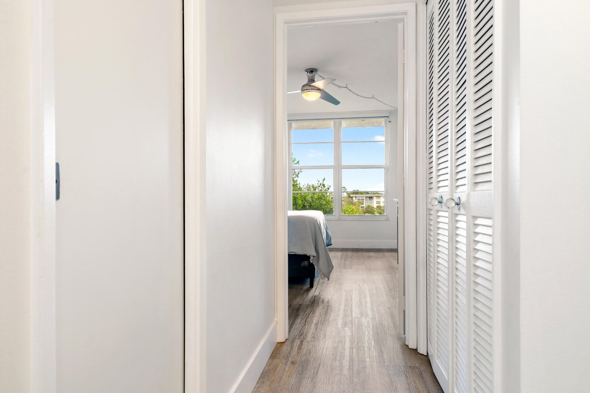 3900 Oaks Clubhouse Drive, Unit 503, Pompano Beach, FL 33069 Photo