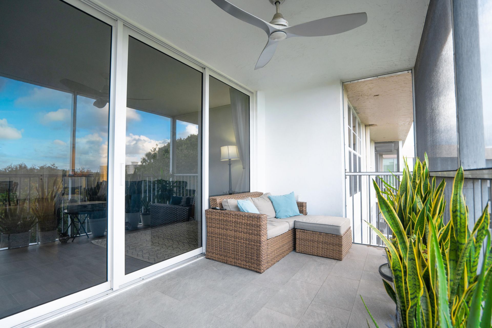 3900 Oaks Clubhouse Drive, Unit 503, Pompano Beach, FL 33069 Photo