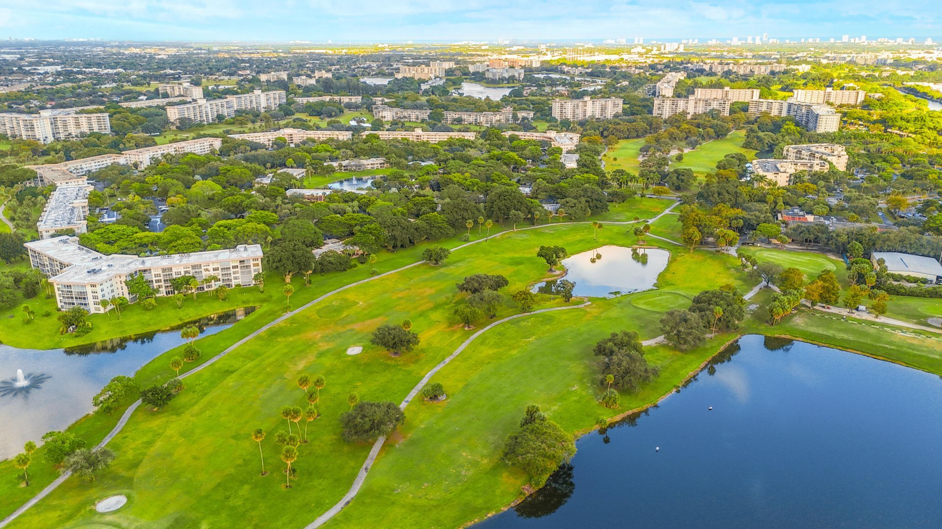 3900 Oaks Clubhouse Drive, Unit 503, Pompano Beach, FL 33069 Photo