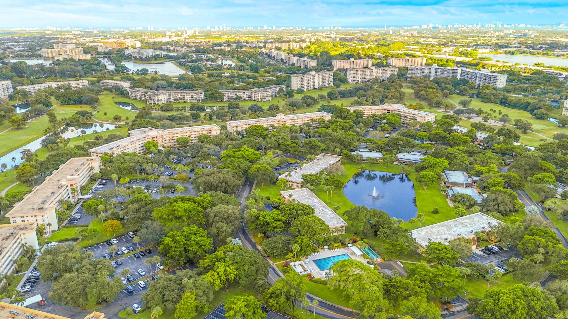 3900 Oaks Clubhouse Drive, Unit 503, Pompano Beach, FL 33069 Photo