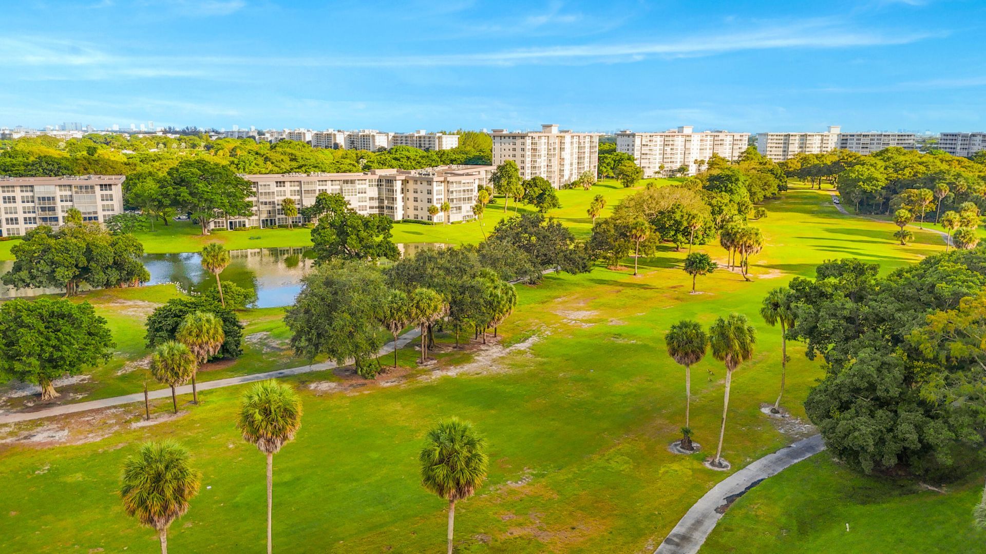 3900 Oaks Clubhouse Drive, Unit 503, Pompano Beach, FL 33069 Photo