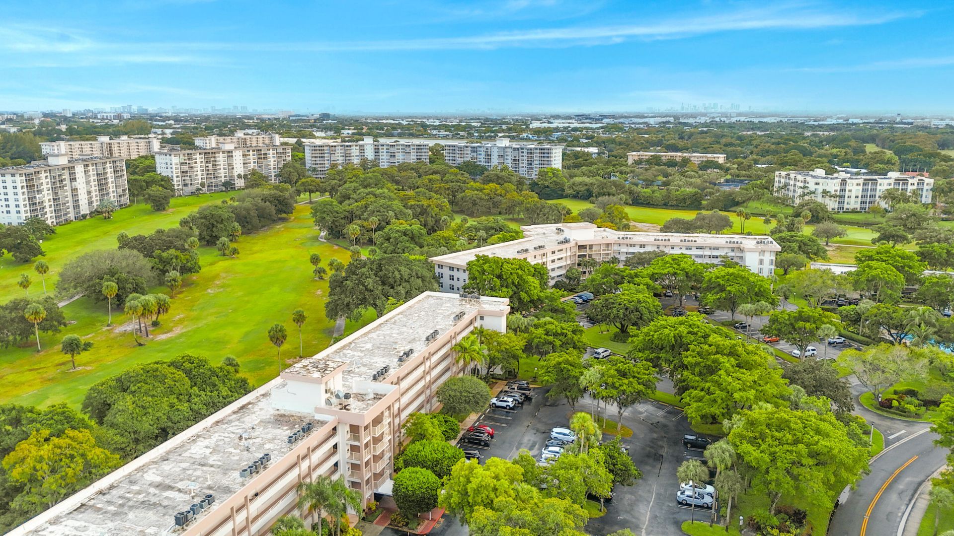 3900 Oaks Clubhouse Drive, Unit 503, Pompano Beach, FL 33069 Photo