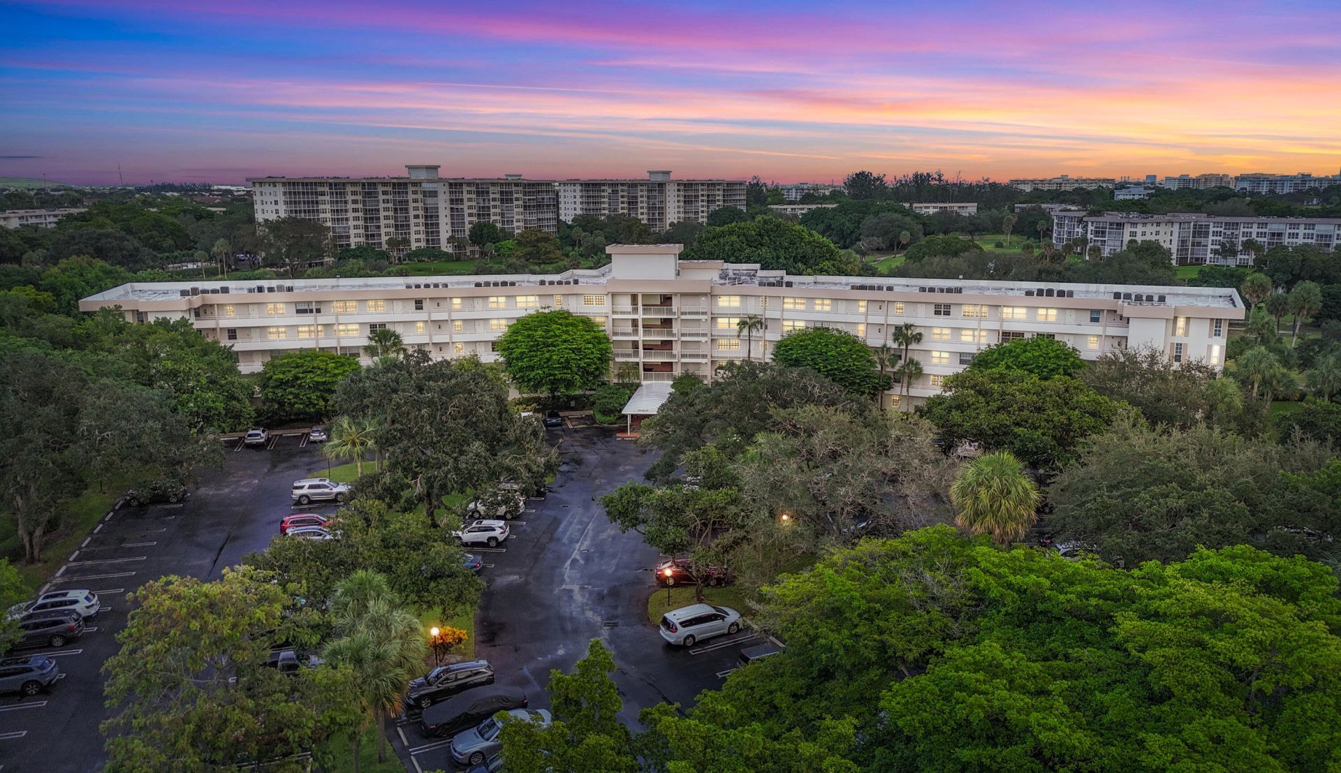 3900 Oaks Clubhouse Drive, Unit 503, Pompano Beach, FL 33069 Photo