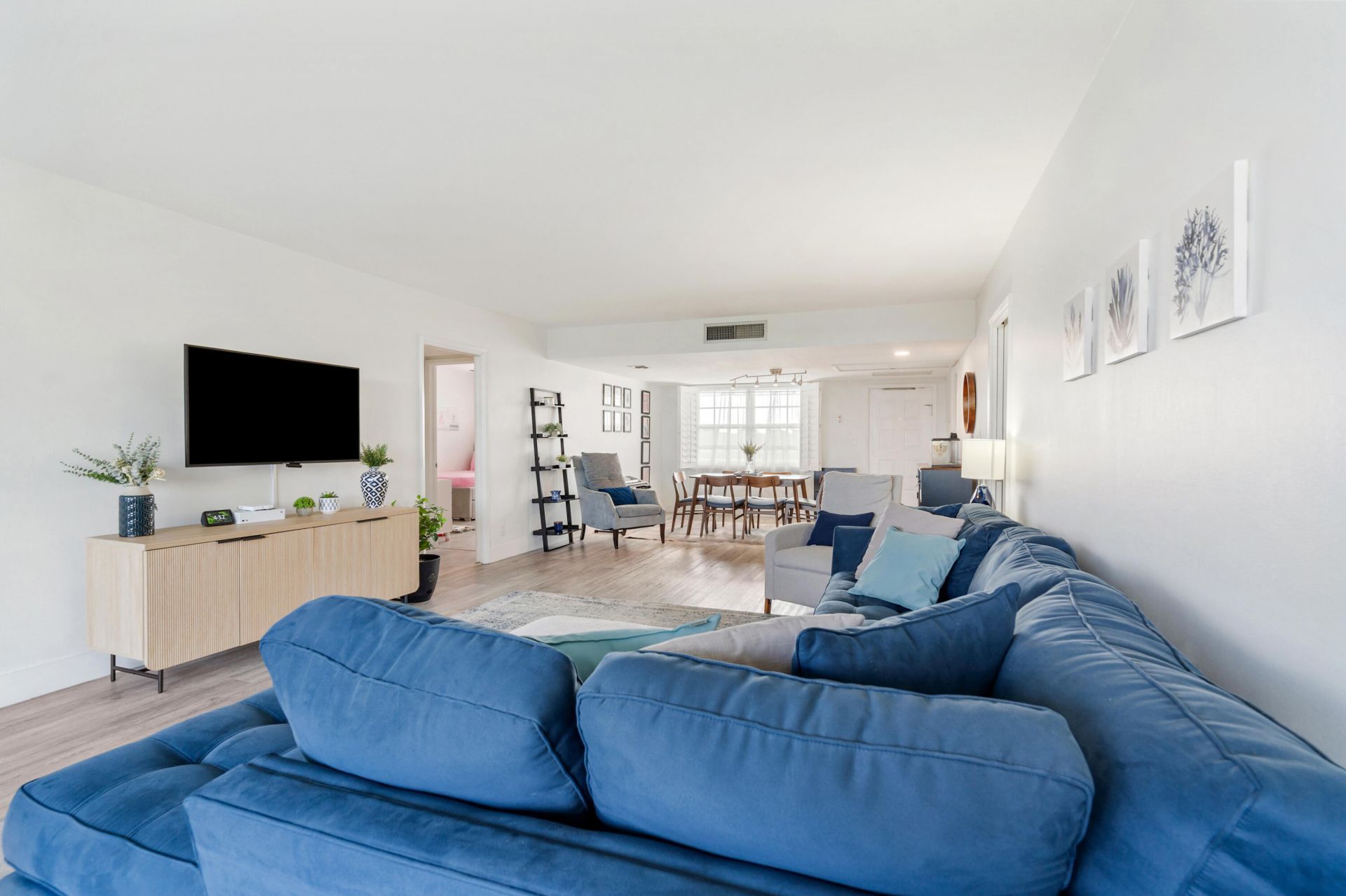 3900 Oaks Clubhouse Drive, Unit 503, Pompano Beach, FL 33069 Photo