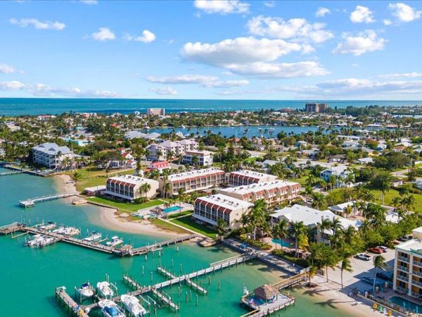 1300 Seaway Dr Drive, Unit B10, Hutchinson Island, FL 34949