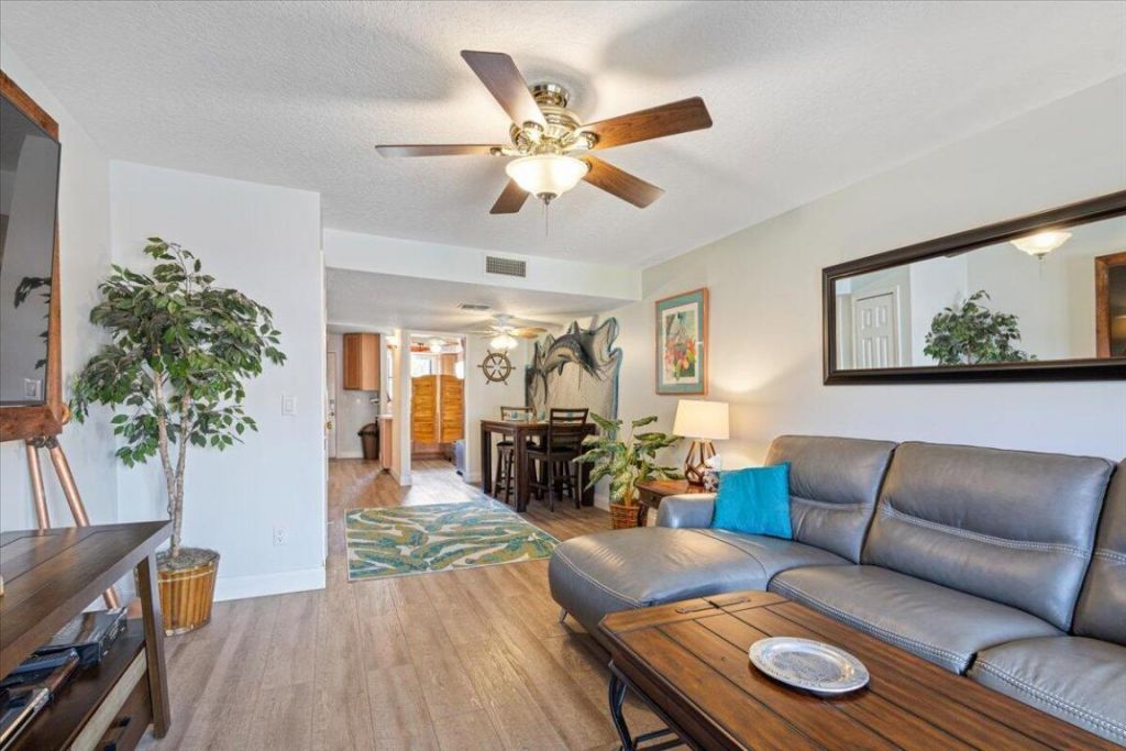 1300 Seaway Dr Drive, Unit B10, Hutchinson Island, FL 34949 Photo