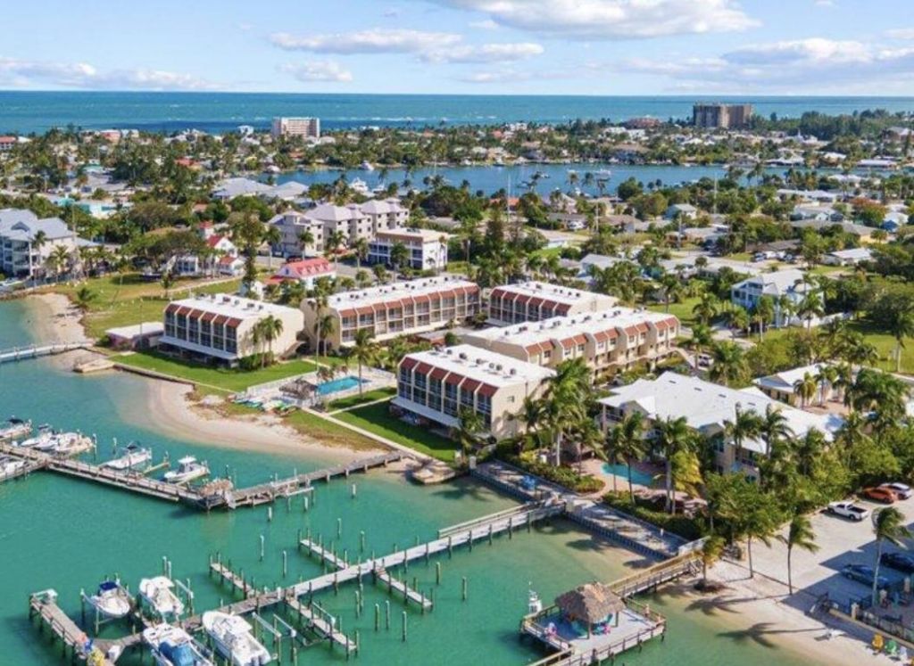 1300 Seaway Dr Drive, Unit B10, Hutchinson Island, FL 34949 Photo