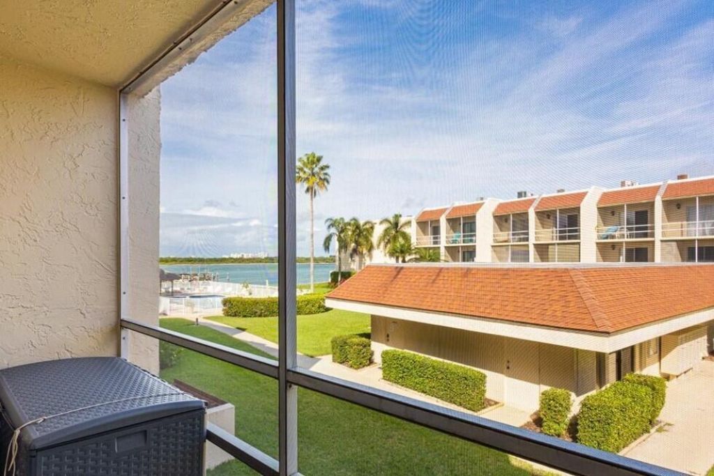 1300 Seaway Dr Drive, Unit B10, Hutchinson Island, FL 34949 Photo