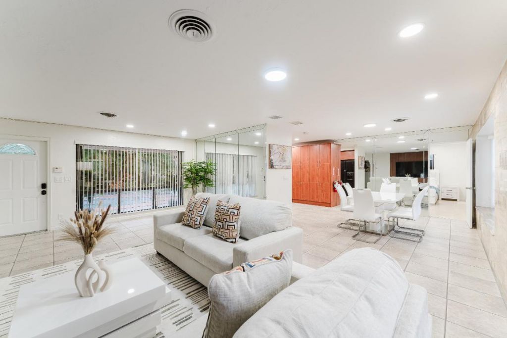 1016 NE 26th Avenue, Unit 1016, Pompano Beach, FL 33062 Photo