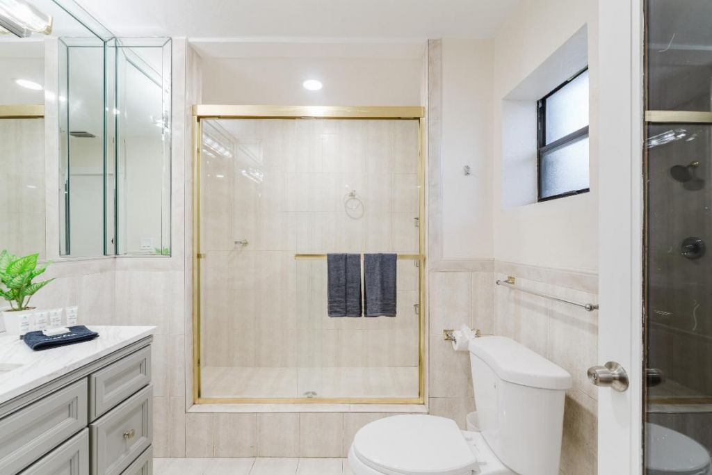 1016 NE 26th Avenue, Unit 1016, Pompano Beach, FL 33062 Photo