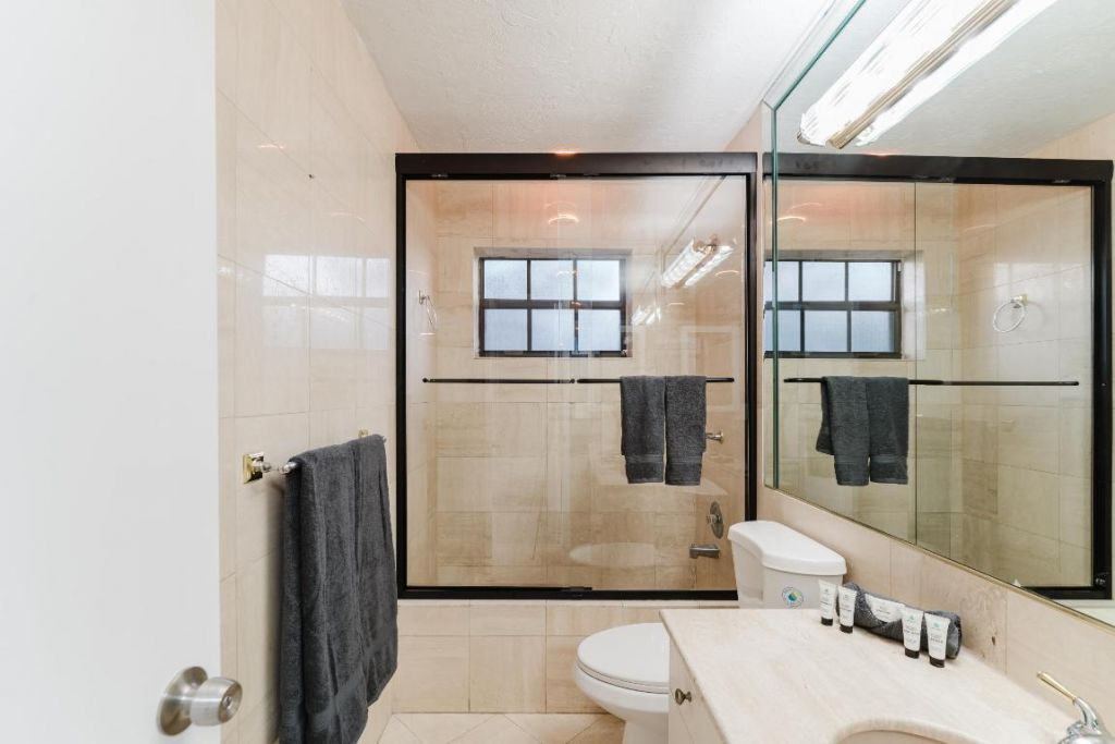 1016 NE 26th Avenue, Unit 1016, Pompano Beach, FL 33062 Photo