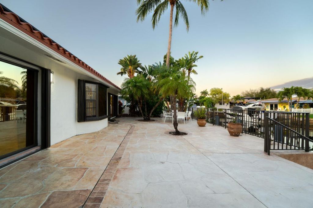 1016 NE 26th Avenue, Unit 1016, Pompano Beach, FL 33062 Photo