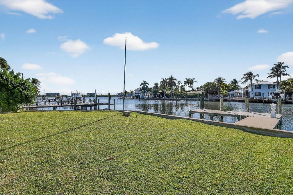 122 Arlington Place, West Palm Beach, FL 33405 Photo