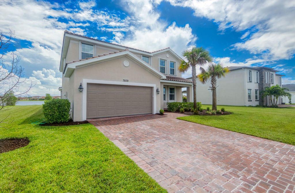 7609 NW Archerfield Drive, Port Saint Lucie, FL 34987 Photo