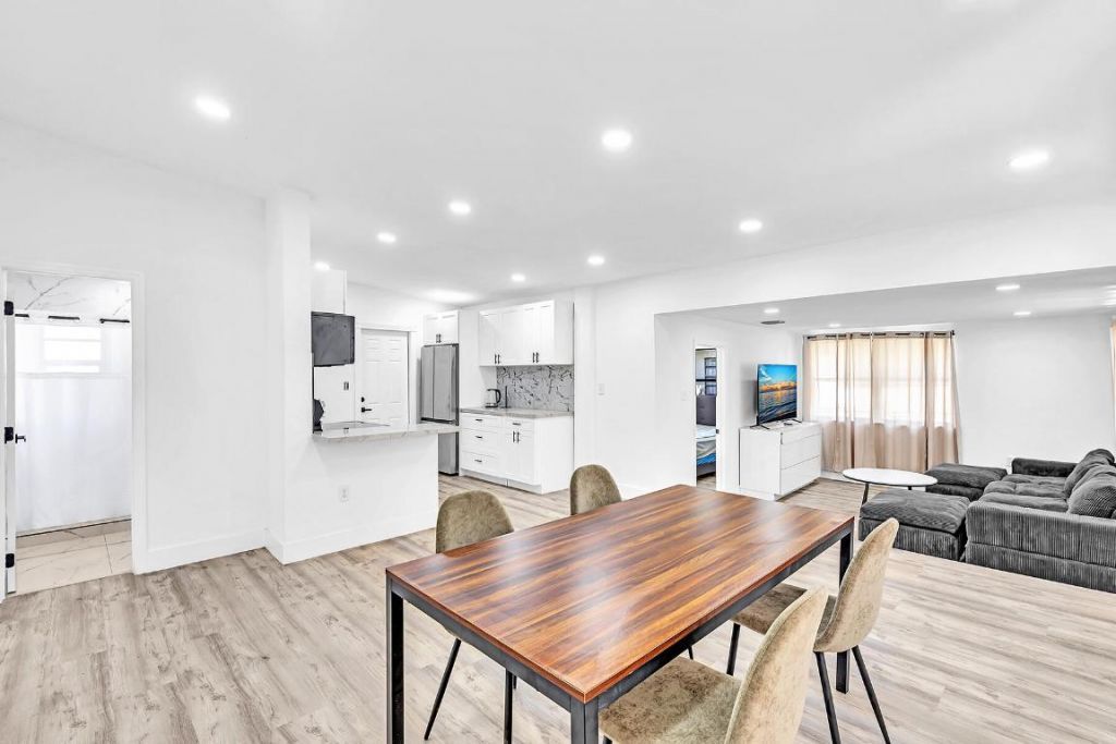 14120 NW 5th Avenue, North Miami, FL 33168 Photo