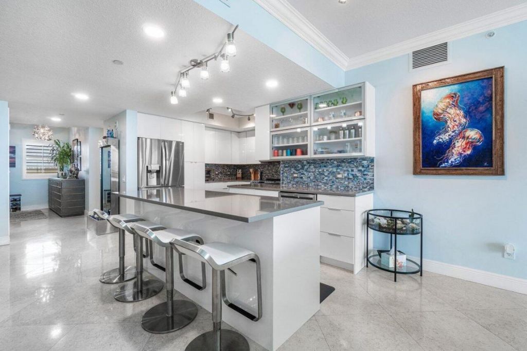 2650 Lake Shore Drive, Unit 701, Riviera Beach, FL 33404 Photo