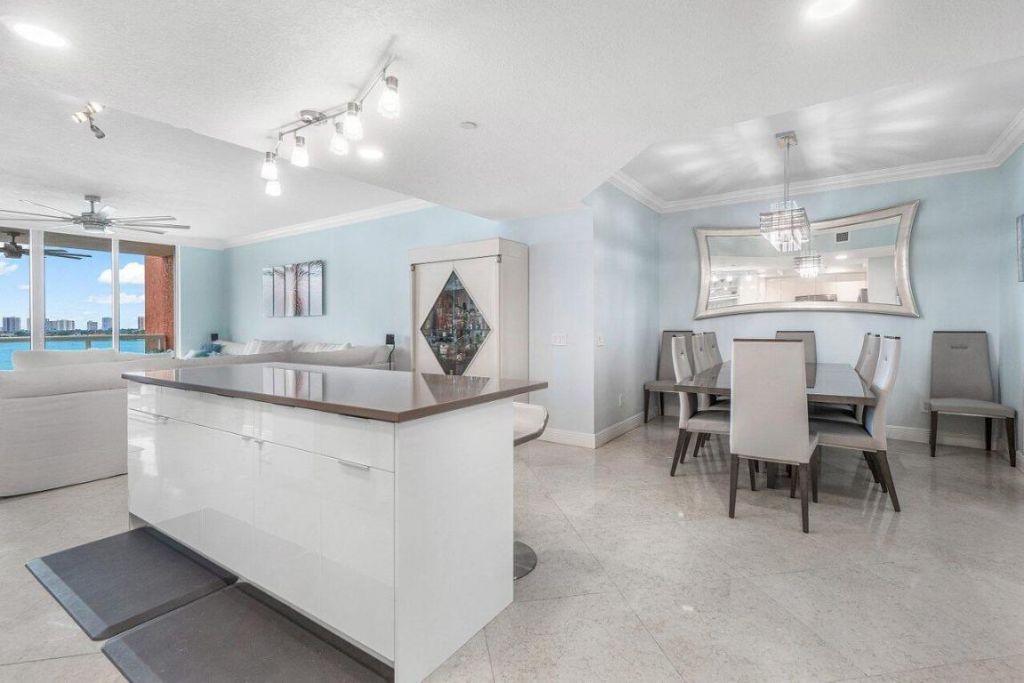 2650 Lake Shore Drive, Unit 701, Riviera Beach, FL 33404 Photo