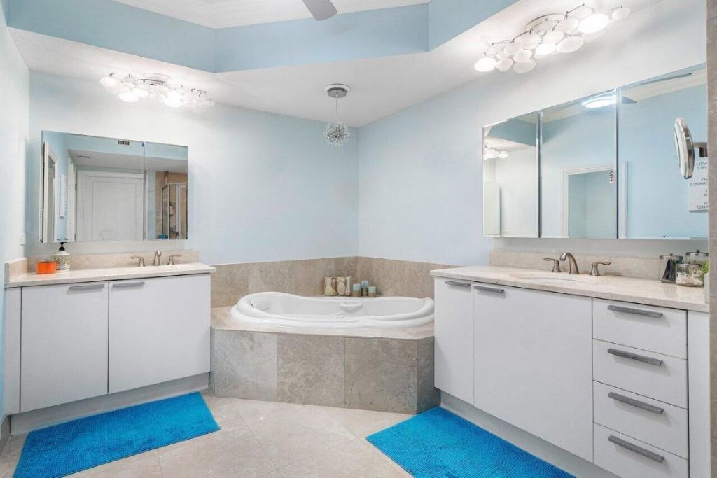 2650 Lake Shore Drive, Unit 701, Riviera Beach, FL 33404 Photo