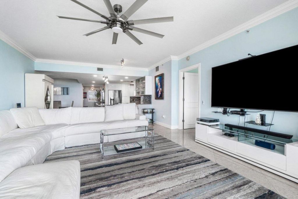 2650 Lake Shore Drive, Unit 701, Riviera Beach, FL 33404 Photo