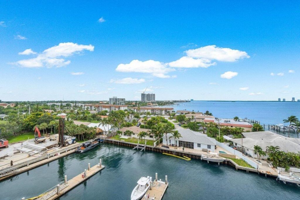 2650 Lake Shore Drive, Unit 701, Riviera Beach, FL 33404 Photo