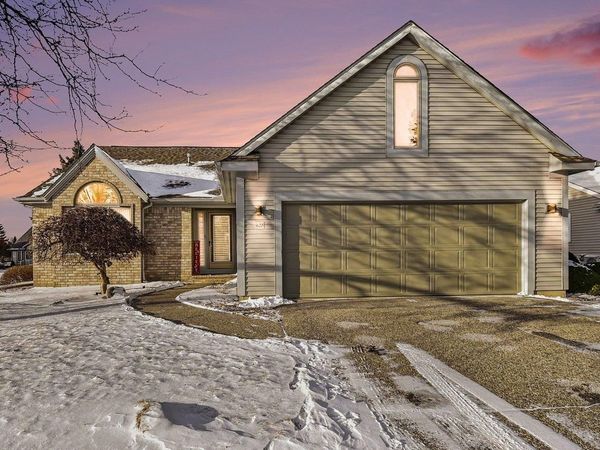 5620 Spring Knoll Drive W, Bay City, MI 48706