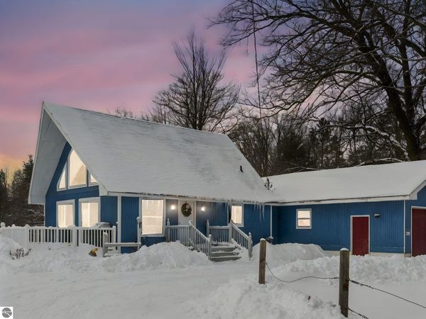 9131 Jennings Road W, Lake City, MI 00000