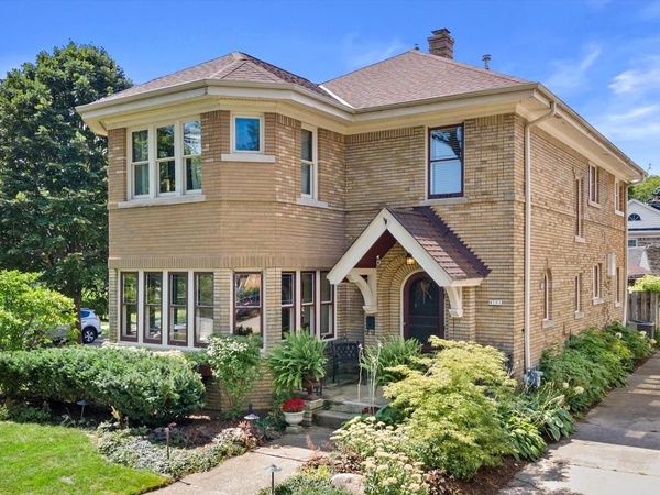 4101 N Morris BOULEVARD, Shorewood, WI 53211