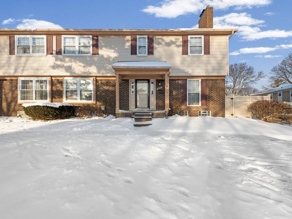 21053 E Glen Haven Circle, Northville, MI 48167