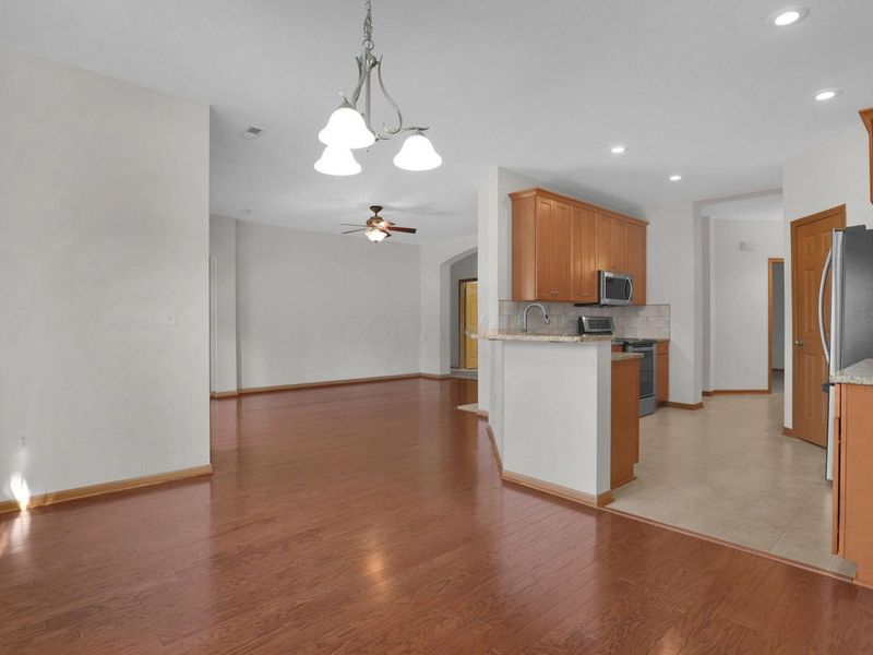 9073 Polaris Lakes Drive, Columbus, OH 43240 Photo 14