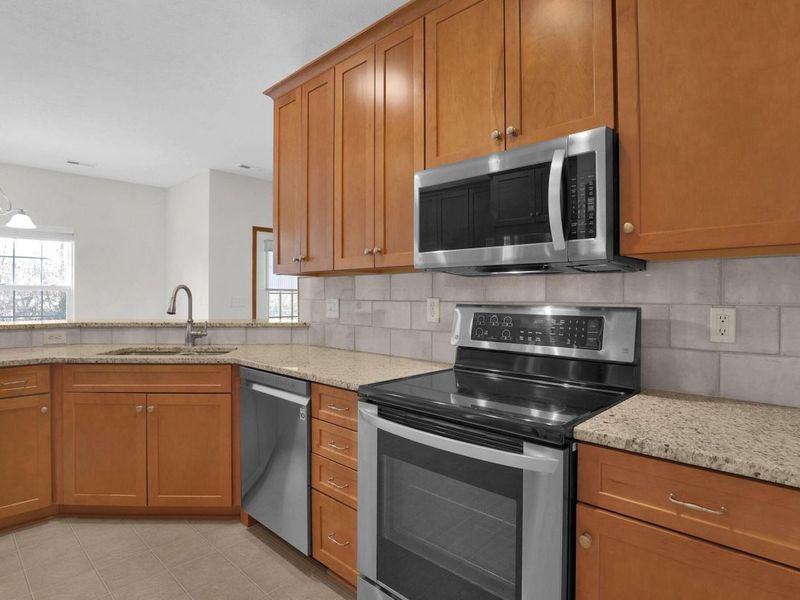 9073 Polaris Lakes Drive, Columbus, OH 43240 Photo 16