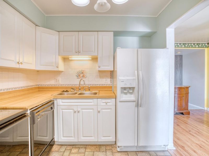 5584 Brackenridge, Unit R7, Columbus, OH 43228 Photo 14