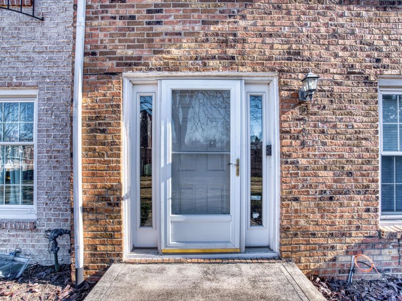 5584 Brackenridge, Unit R7, Columbus, OH 43228 Photo 2