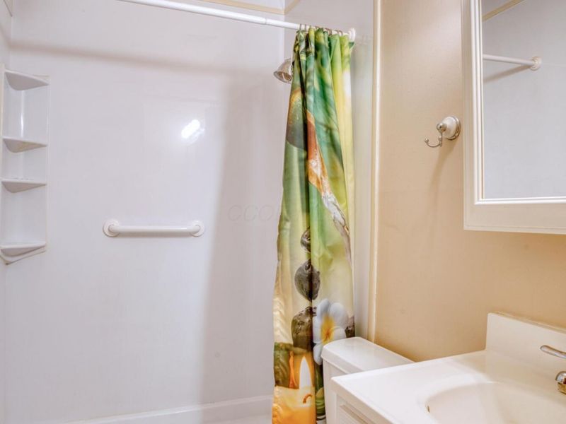 5584 Brackenridge, Unit R7, Columbus, OH 43228 Photo 28