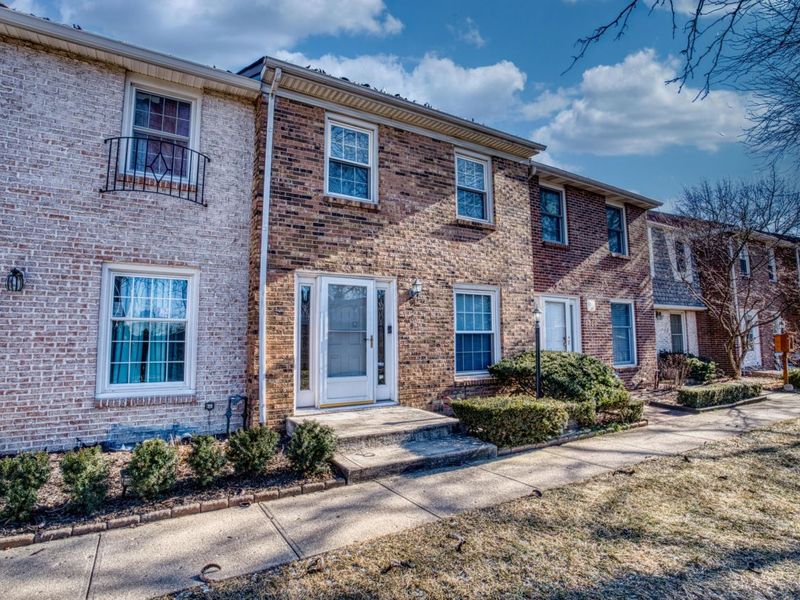 5584 Brackenridge, Unit R7, Columbus, OH 43228 Photo 4