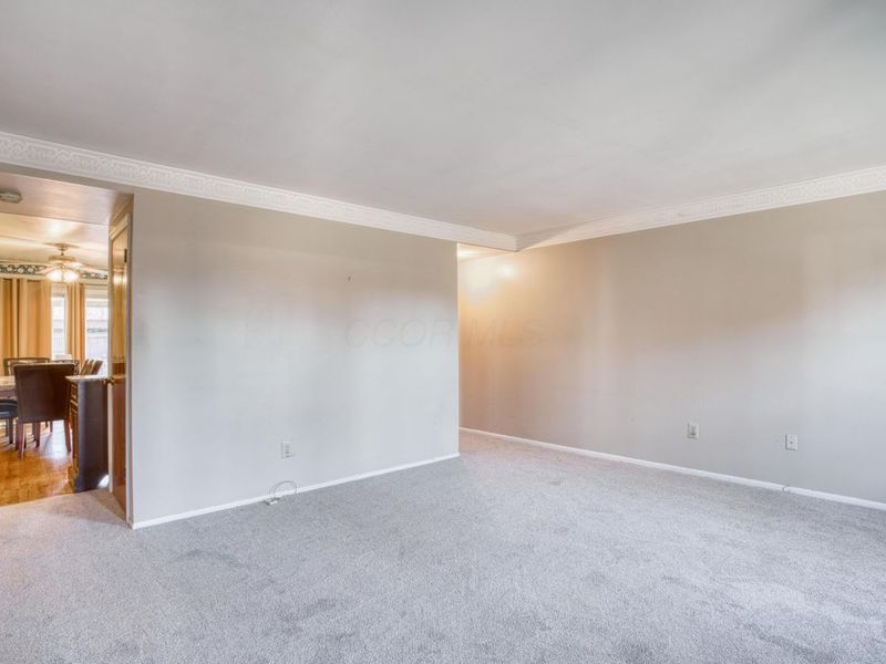 5584 Brackenridge, Unit R7, Columbus, OH 43228 Photo 9