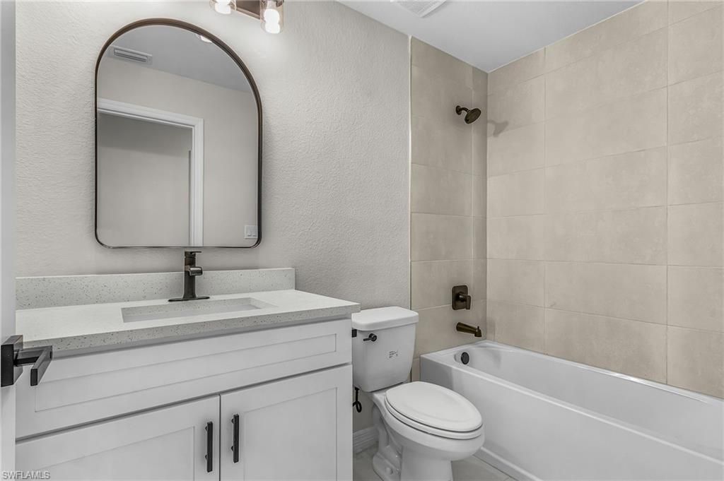 2003 NE 27th St, Cape Coral, FL 33909 Photo
