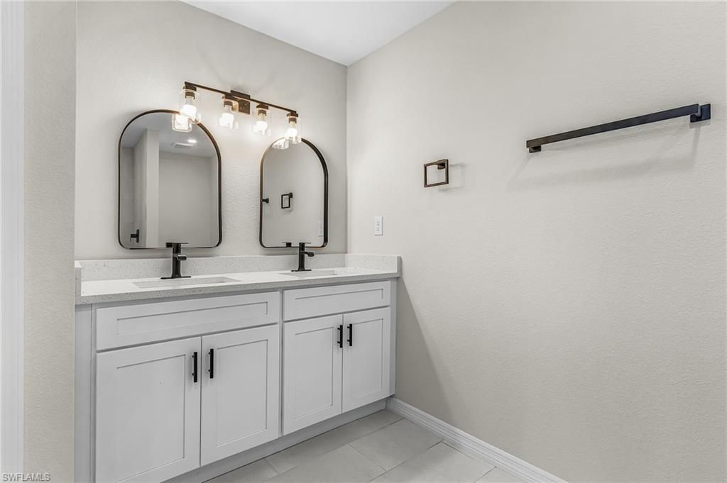 2003 NE 27th St, Cape Coral, FL 33909 Photo