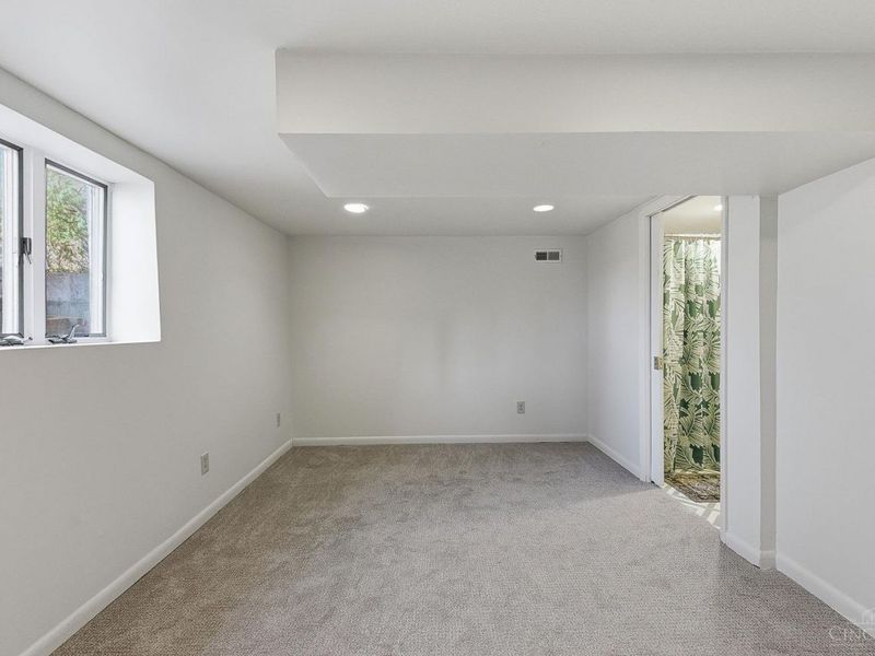 870 Lafayette Avenue, Cincinnati, OH 45220 Photo 35