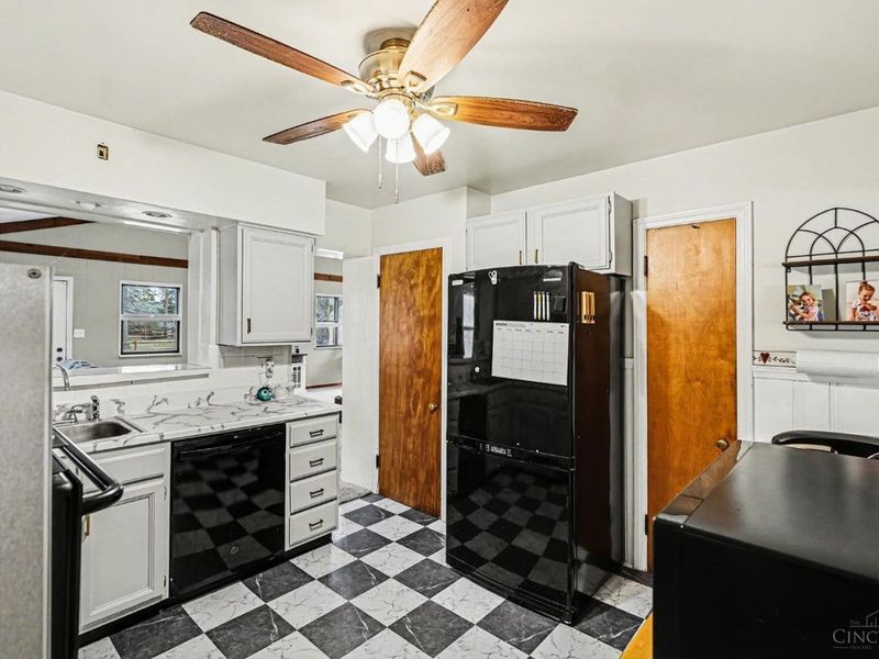 7390 Hosbrook Road, Madeira, OH 45243 Photo 8