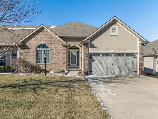 4410 Stonebridge Drive, St Joseph, MO 64505
