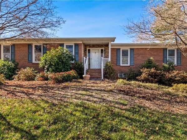 3606 Squirewood Drive, Clemmons, NC 27012