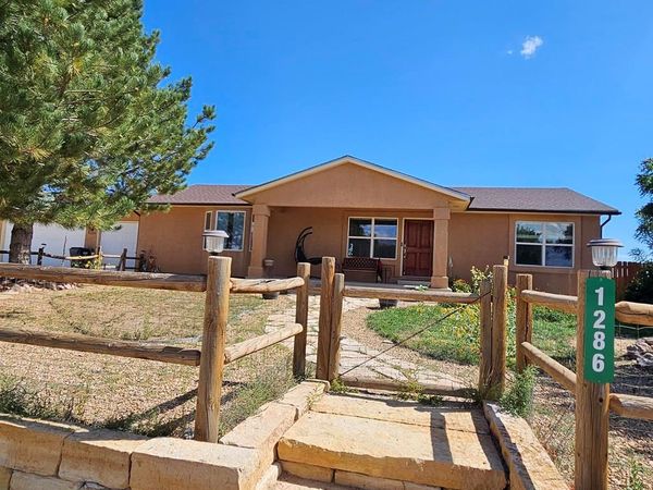1286 N Ladonia Dr, Pueblo, CO 81007