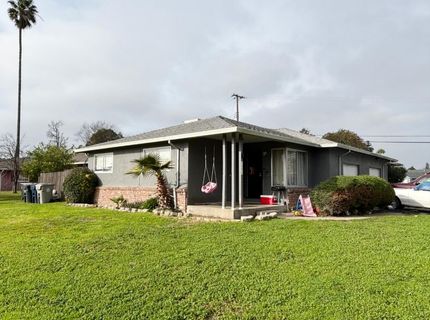 7084-7090 Remo Way, Sacramento, CA 95822 Photo