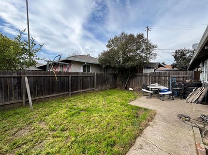 7084-7090 Remo Way, Sacramento, CA 95822 Photo