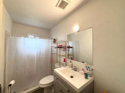 7084-7090 Remo Way, Sacramento, CA 95822 Photo